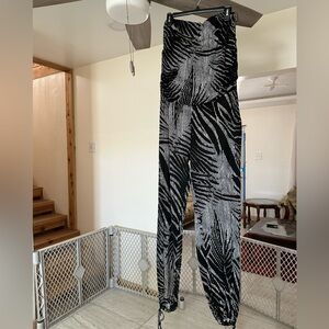 VENUS Black and Gray Patterned Jumpsuit